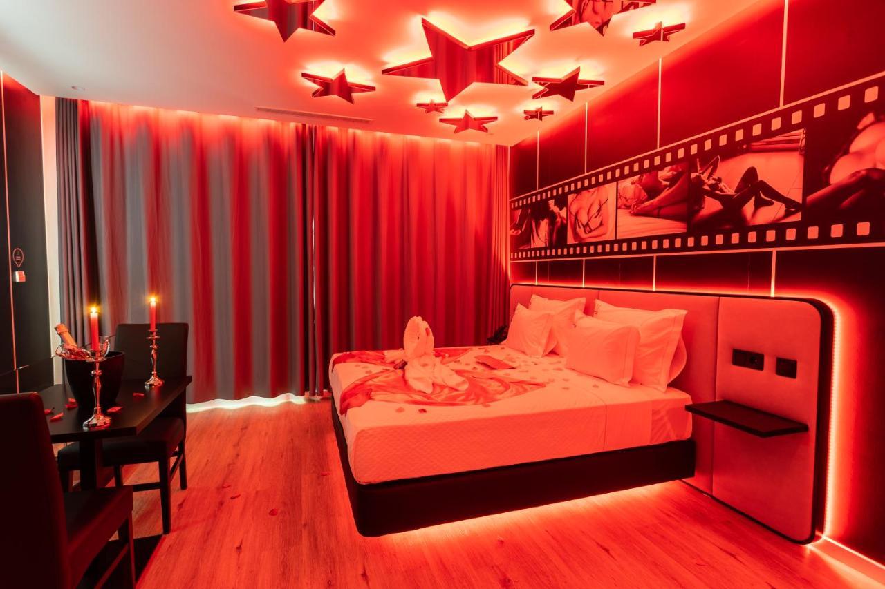 Motel Twentyone กองโดมาร์ ภายนอก รูปภาพ